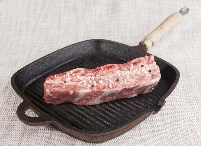 Cast iron steak pan